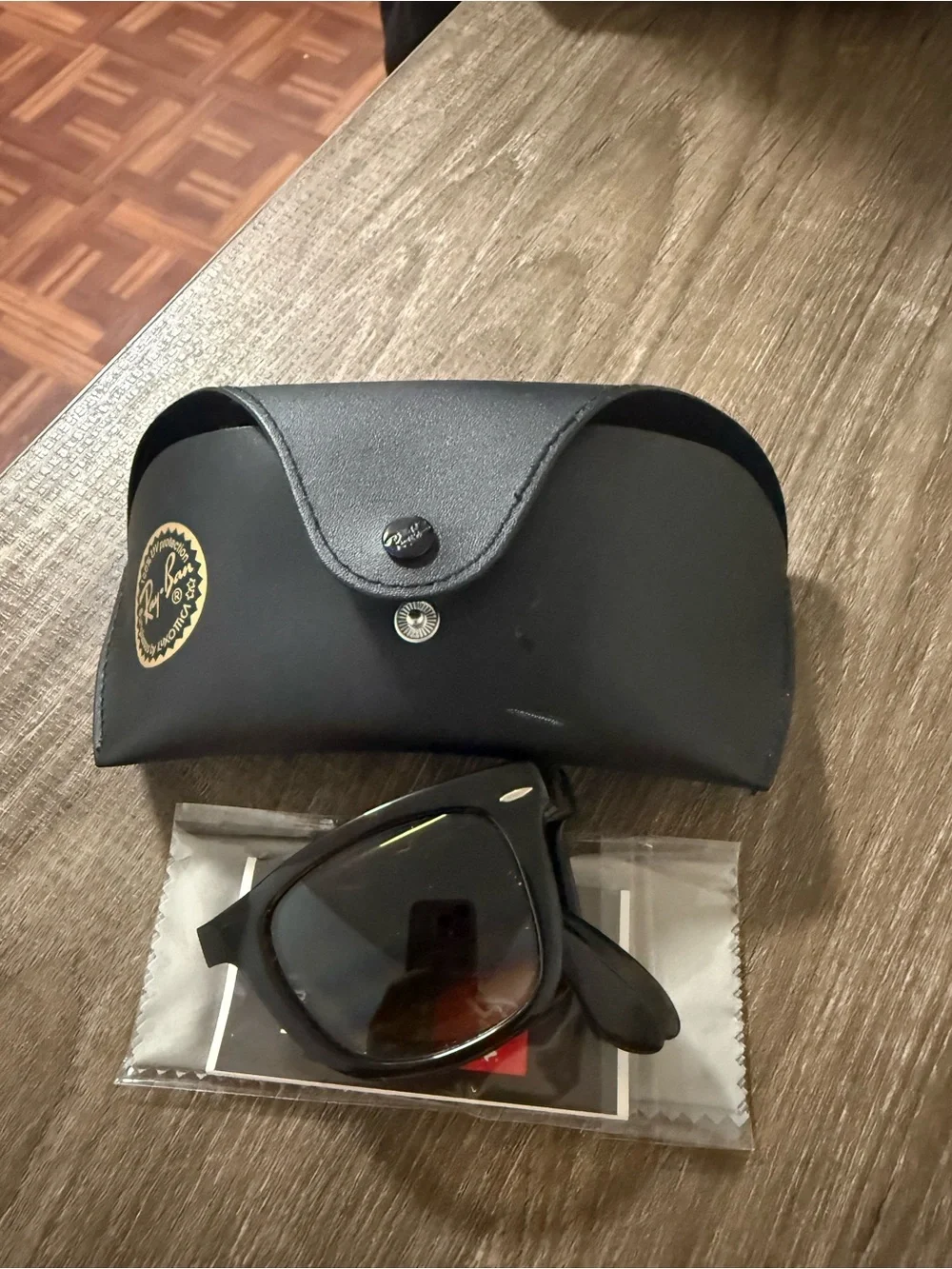 Ray-Ban Black Frame folding Sunglasses